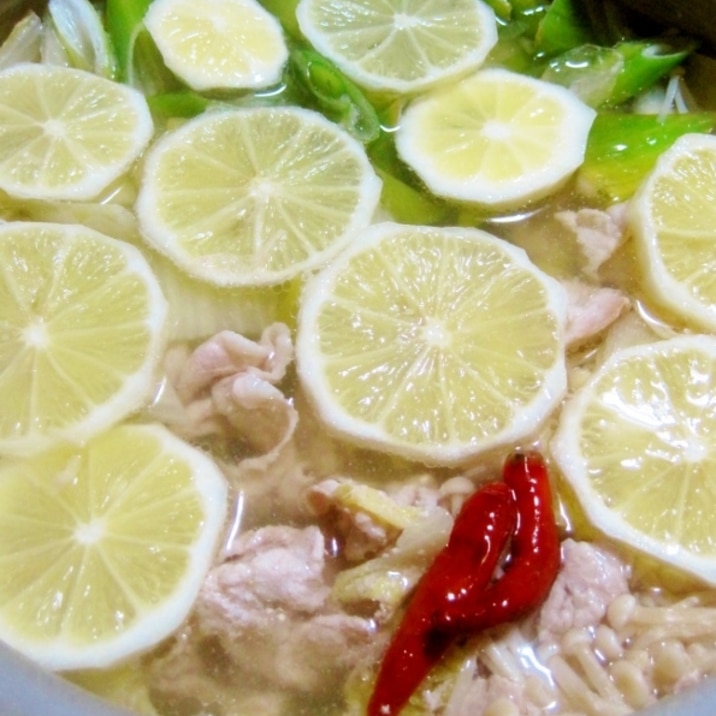 豚と白菜のレモン鍋【鶏がら塩糀スープが決め手！】